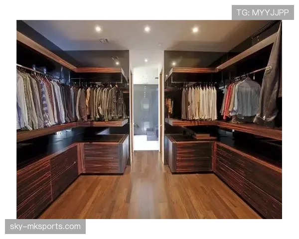 王楠的衣帽间像小商场，我的房间默默下线